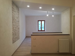 Appartamento in Vendita a Serra San Quirico, zona Centro storico , 51'000€, 70 m²