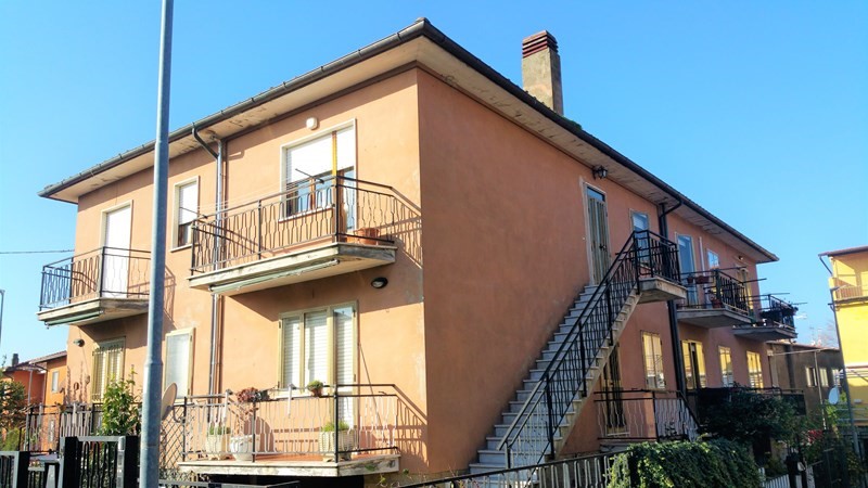 Appartamento in Vendita a Bolsena, zona Bolsena, 100 m², con Box