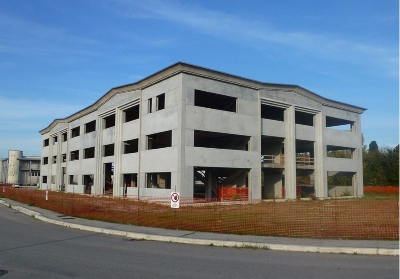 Capannone in Vendita a Longiano, zona Artigianale Gualdo di Longiano (via Luciano Lama, lotto n. 1), 200'000€, 3450 m²