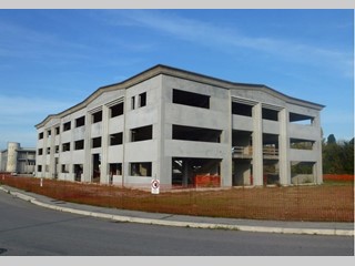 Capannone in Vendita a Longiano, zona Artigianale Gualdo di Longiano (via Luciano Lama, lotto n. 1), 200'000€, 3450 m²