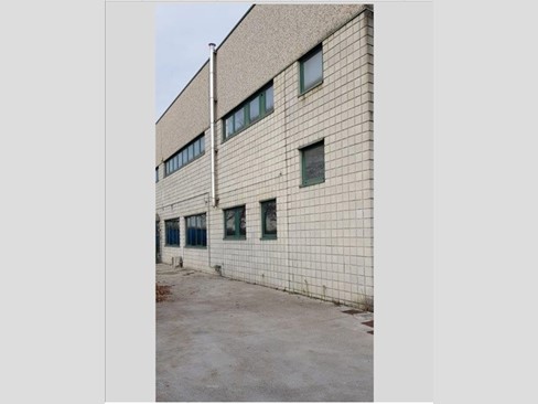 Capannone in Vendita a Lurago Marinone, zona Via della Cerca, 250'000€, 320 m²