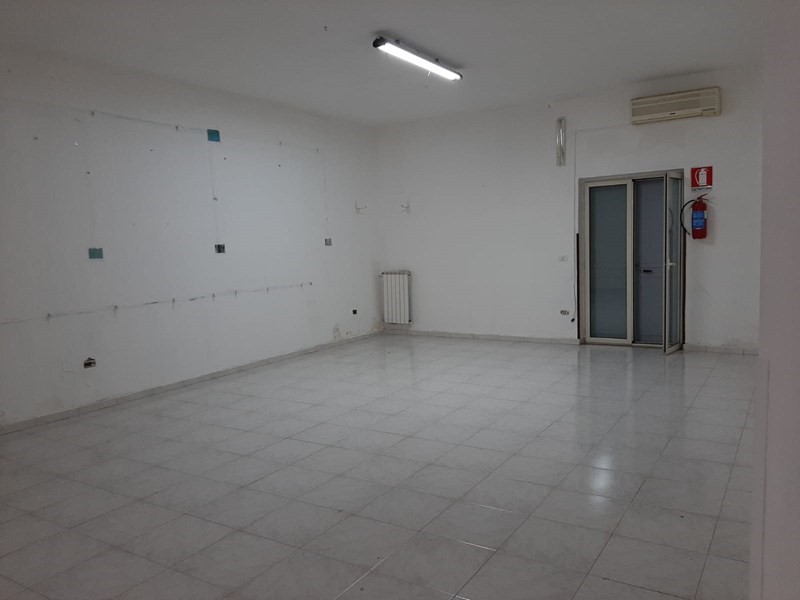 Immobile commerciale in Vendita a Villaricca, 70'000€