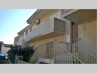 Villa bifamiliare in Vendita a Santa Croce Camerina, 130'000&euro;, 125 m², arredato