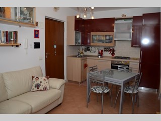 Bilocale in Vendita a Latina, zona Borgo Sabotino, 85'000€, 49 m²