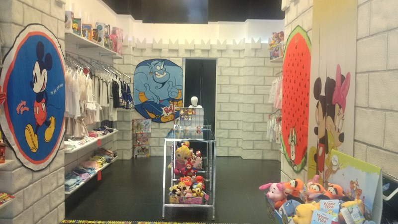 Negozio in Affitto a Bari, zona Murat, 800€, 110 m²