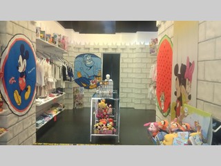 Negozio in Affitto a Bari, zona Murat, 800€, 110 m²