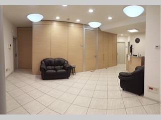Ufficio in Affitto a Rimini, zona Tribunale, 450€, 200 m², arredato