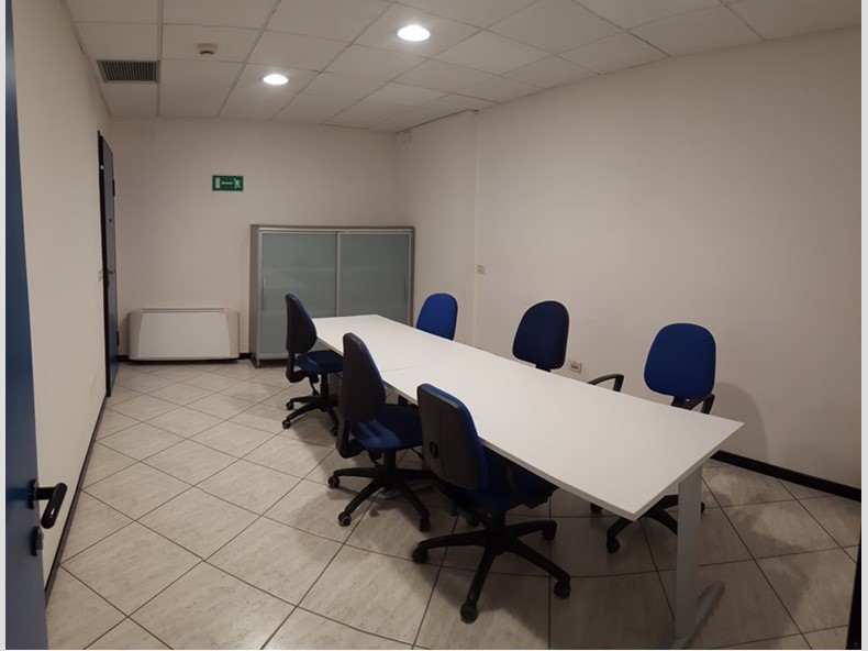 Ufficio in Affitto a Rimini, zona Tribunale, 450€, 200 m², arredato