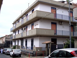 Quadrilocale in Vendita a Aci Catena, zona centro, 140'000€, 100 m², arredato