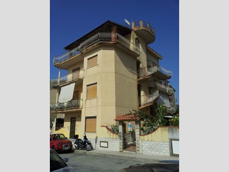 Attico in Vendita a Capri Leone, zona Frazione rocca di caprileone, 100'000€, 147 m²