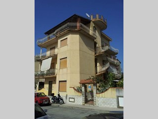 Attico in Vendita a Capri Leone, zona Frazione rocca di caprileone, 100'000€, 147 m²