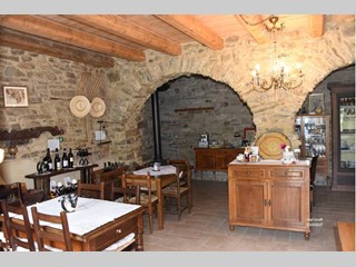 Casale in Vendita a Valmozzola, zona Mormorola, 390'000&euro;, 370 m², arredato