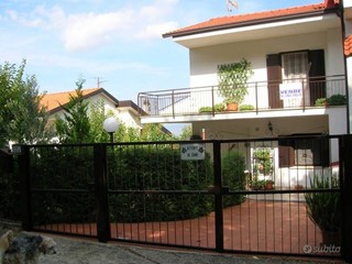 Villa bifamiliare in Vendita a San Fili, zona FRASSINO, 150'000€, 240 m²