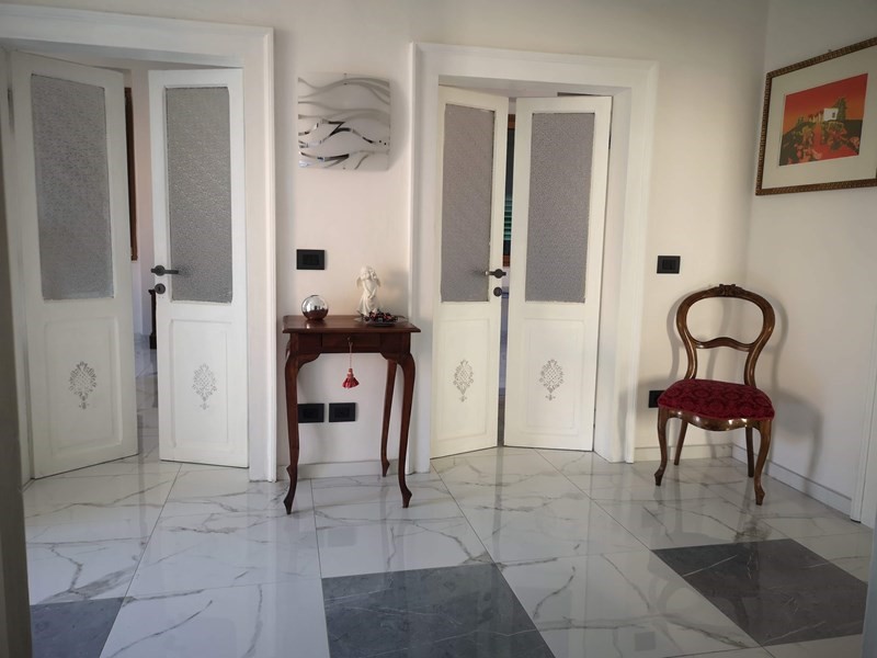 Appartamento in Affitto a Verona, zona Borgo Venezia, 1'200€, 120 m²