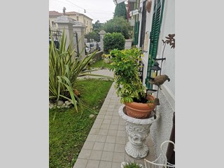 Appartamento in Affitto a Verona, zona Borgo Venezia , 1'200€, 120 m²