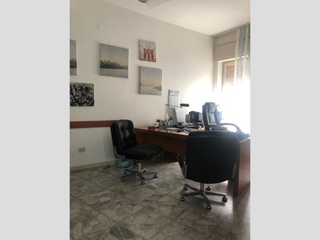 Ufficio in Affitto a Pescara, zona piazza sant'andrea, 700€, 70 m², arredato