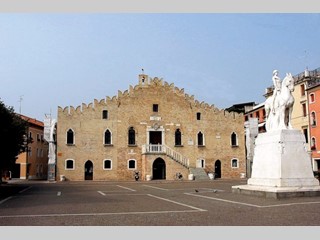 Studio in Affitto a Portogruaro, zona Centro Storico, 200€, 20 m²