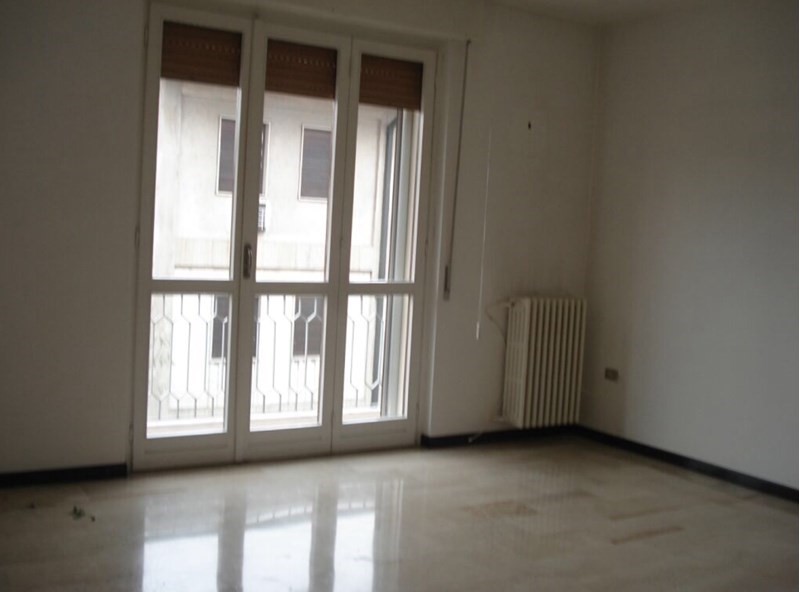 Trilocale in Vendita a Sant'Angelo Lodigiano, zona Centro, 80'000€, 110 m²