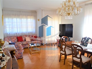 Appartamento in Vendita a Roma, zona Torre Gaia, 430'000&euro;, 160 m²