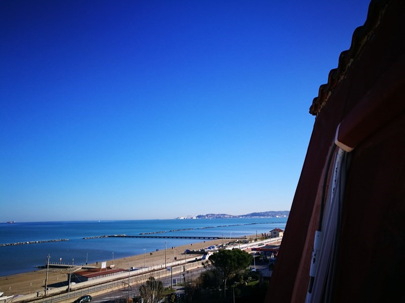 Mansarda in Affitto a Falconara Marittima, zona Ville, 400€, 45 m², arredato