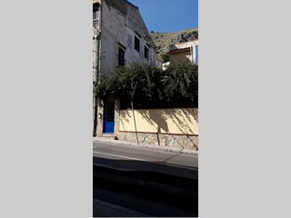 Trilocale in Vendita a Palermo, zona Rocca, 69'000€, 80 m²