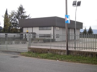 Capannone in Vendita a Terni, 450 m²