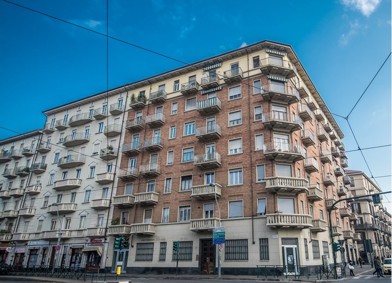 Appartamento in Vendita a Torino, zona Aurora, 160'000€, 86 m²