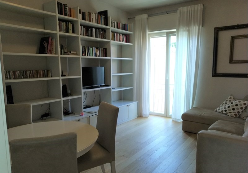 Appartamento in Vendita a Viareggio, zona fascia mare, 280'000€, 88 m²