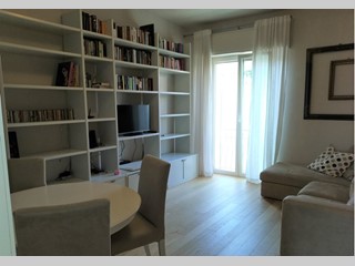 Appartamento in Vendita a Viareggio, zona fascia mare, 280'000€, 88 m²