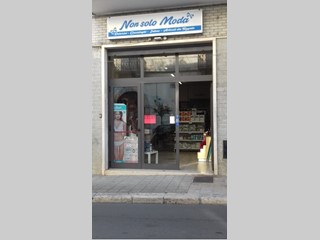 Attività commerciale in Vendita a Alberobello, zona corso trieste e Trento 51, 60'000€, 100 m², arredato