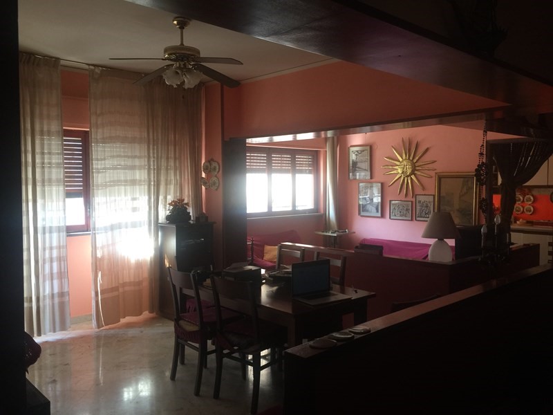 Appartamento in Vendita a Palermo, zona Via A. Lo Bianco , 265€, 165 m²