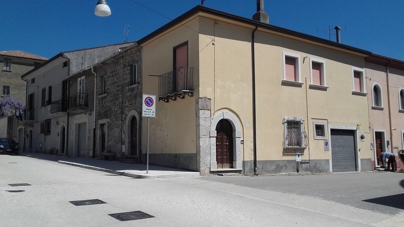 Casa Indipendente in Vendita a Cerreto Sannita, zona VIA A.MAZZARELLI, 79'709€, 92 m²