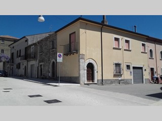 Casa Indipendente in Vendita a Cerreto Sannita, zona VIA A.MAZZARELLI, 79'709€, 92 m²