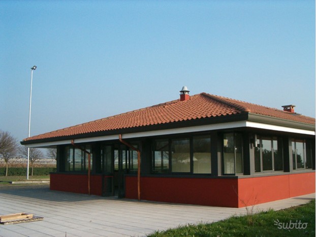 Immobile commerciale in Vendita a Badia Polesine, zona uscita ca' giovanelli ss434, 300 m²