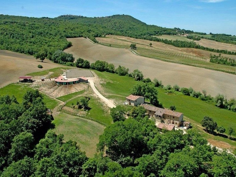 Casale in Vendita a Casole d'Elsa, 1'600'000€, 350 m²