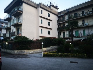 Appartamento in Vendita a Scafati, zona Via Cristoforo Colombo , 159'000€, 80 m², arredato