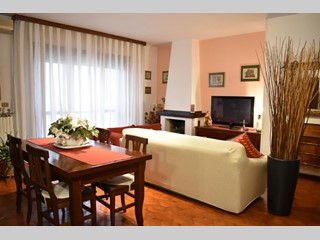 Appartamento in Vendita a Cento, 139'000€, 135 m²