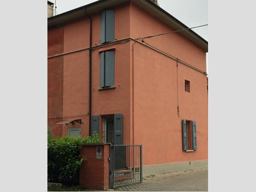 Villetta a schiera in Vendita a San Pietro in Casale, zona San Pietro in casale, 135'000€, 100 m²