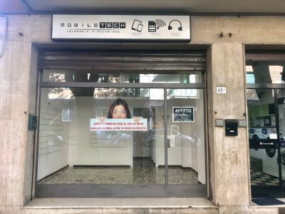 Negozio in Affitto a Modena, zona CENTRALE, 400&euro;, 30 m²