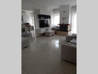Appartamento in Vendita a Vico del Gargano, zona 167 , 120 m²
