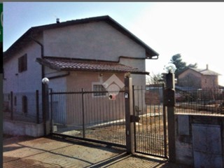 Casa Indipendente in Vendita a Villafranca Piemonte, 122'000€, 150 m²