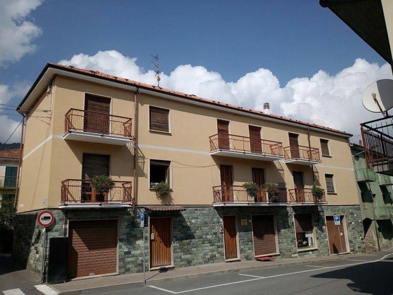 Casa Indipendente in Vendita a Monesiglio, 110'000€, 360 m², arredato