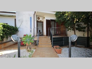 Casa Indipendente in Affitto a Palermo, zona mondello, 800€, 80 m², arredato