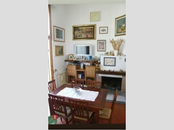 Quadrilocale in Vendita a Tavarnelle Val di Pesa, zona San Donato In Poggio, 165'000€, 82 m², arredato