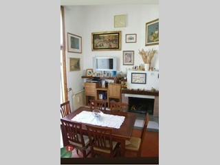 Quadrilocale in Vendita a Tavarnelle Val di Pesa, zona San Donato In Poggio, 165'000€, 82 m², arredato