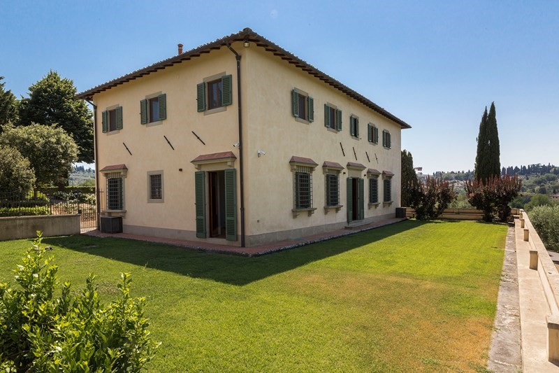 Villa in Vendita a Firenze, zona Centro, 2260 m², arredato