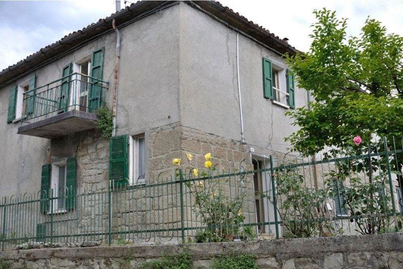 Casale in Vendita a Novafeltria, zona località Miniera, 55'000€, 100 m²