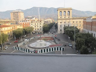 Attico in Vendita a Terni, zona centro, 111'111€, 200 m², con Box