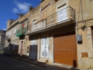 Appartamento in Vendita a Castelvetrano, zona Periferia, 25'000&euro;, 90 m²