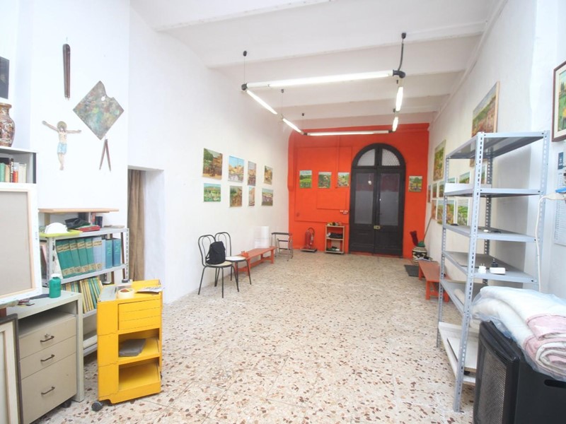 Negozio in Vendita a Siena, 100'000€, 54 m²